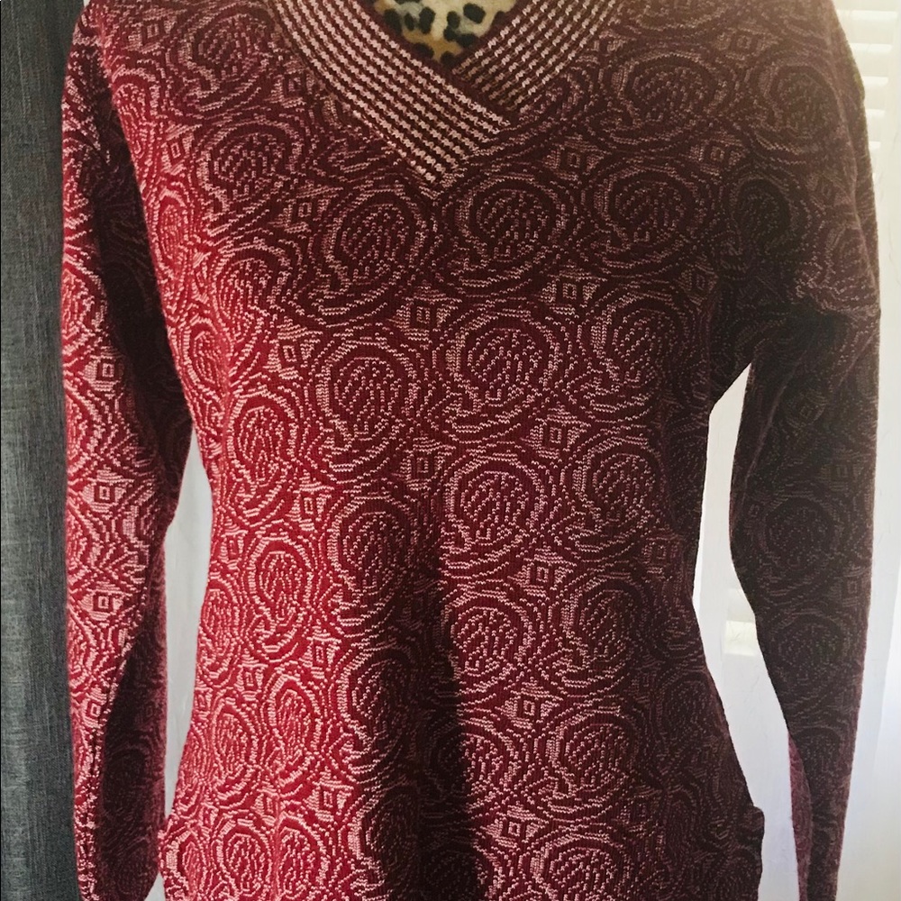 Women’s top sweater